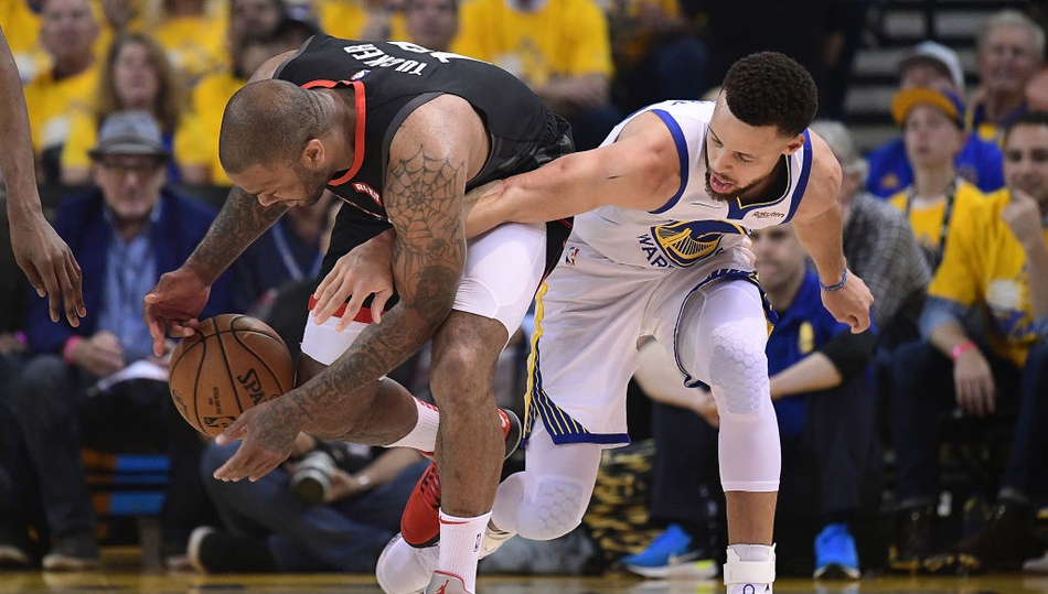 Hội trọng tài NBA xác nhận Stephen Curry đáng lý ra đã bị truất quyền thi đấu ở cuối Game 1
